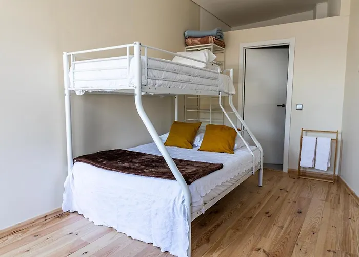 House On A Rustic Island At Campanha Trainstation Apartamento *