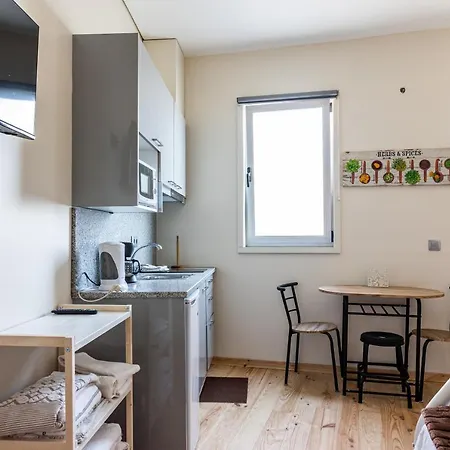 House On A Rustic Island At Campanha Trainstation Daire Porto