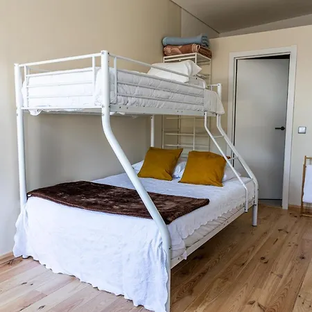 House On A Rustic Island At Campanha Trainstation Daire *