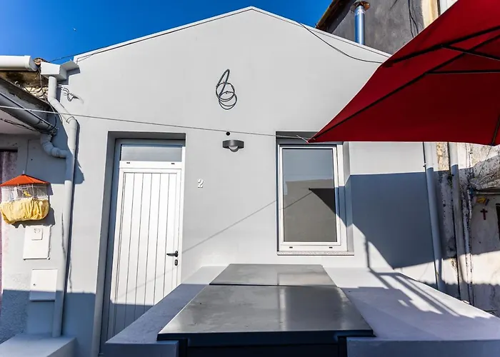 House On A Rustic Island At Campanha Trainstation Apartment Porto