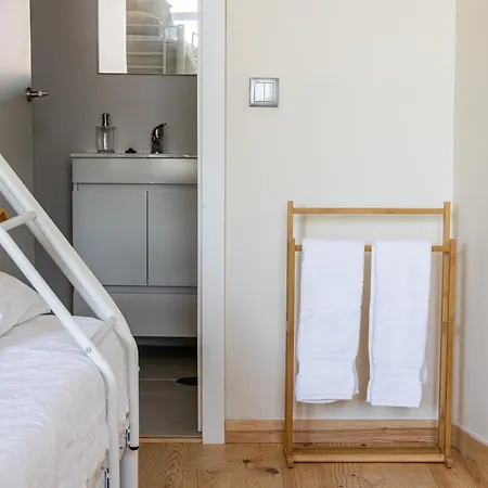 House On A Rustic Island At Campanha Trainstation * פורטו