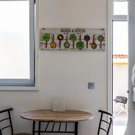 House On A Rustic Island At Campanha Trainstation דירה פורטו